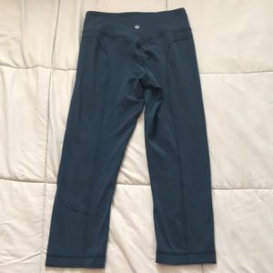 Lululemon blue high waisted cropped leggings